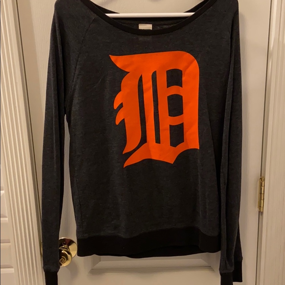 Brand new PINK tigers long sleeve shirt